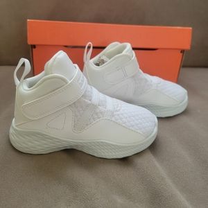 AIR JORDAN toddler Formula 23 white sneakers Jordans size 7 kid